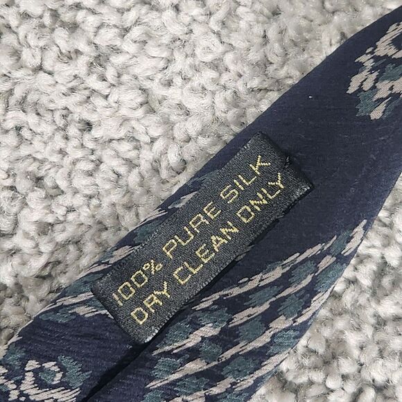 Giorgio Armani Cravette‎ Silk Tie Navy Blue Necktie Paisley 3.5 x 55 Made Italy - Picture 4 of 6